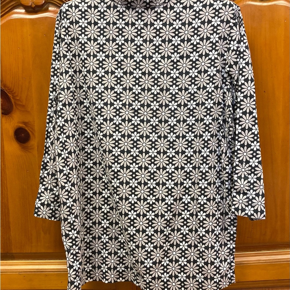 Women’s Blouse Bundle of 3 - Size Medium - Picture 5 of 10